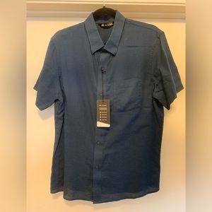 TRAVIS MATHEW BUTTON DOWN SHIRT